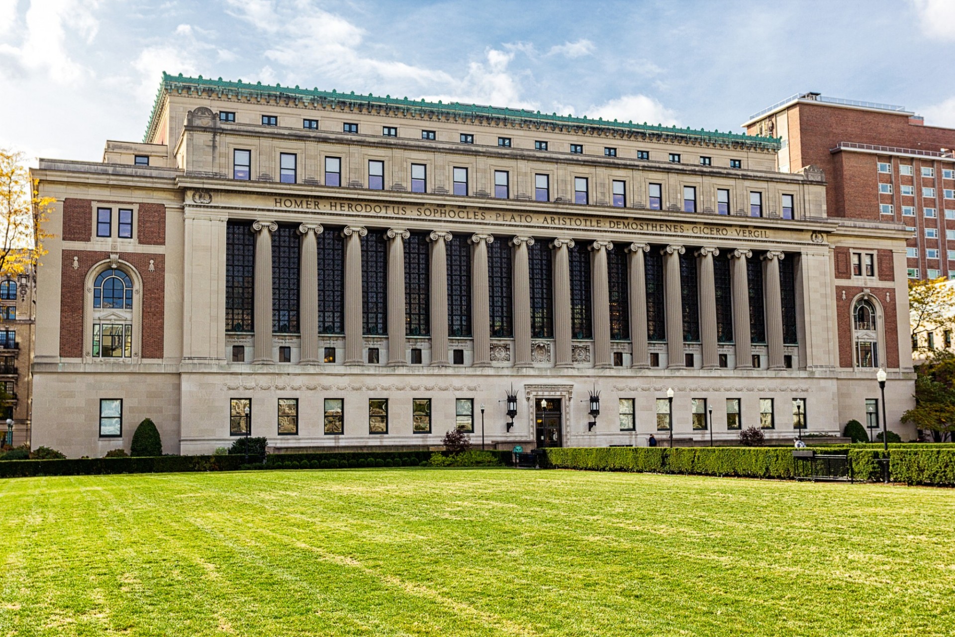 Photo of Butler Library, Columbia University
