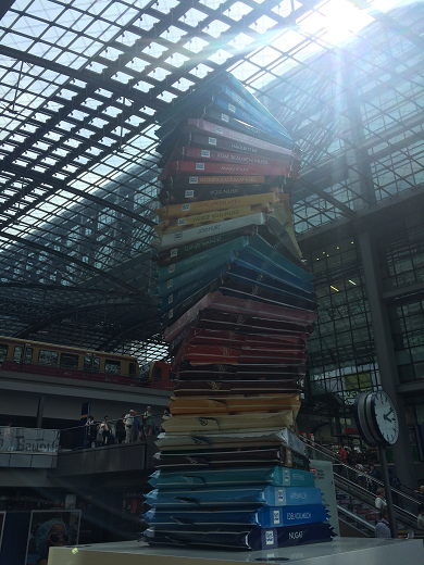 Ritter Sport statue photographed by Jutta Schmiers-Heller